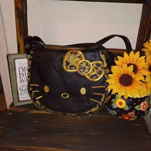 Loungefly Hello Kitty Crossbody/Purse - Picture 2 of 11